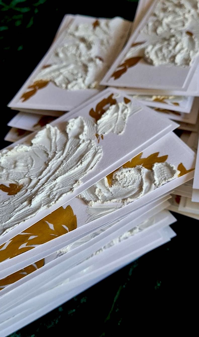 Luxury wedding invitations with white cement, plasterwork - 1
